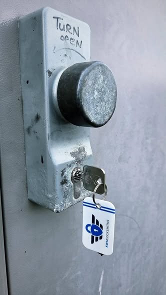 kwm went to glasgow for change the lock