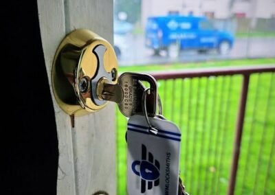 new locks fitted in new home in scotland by kwm locksmiths