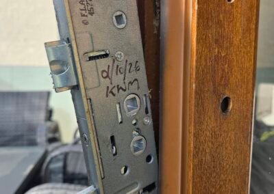 new mechanism fitted in a door in airdrie by kwm locksmiths